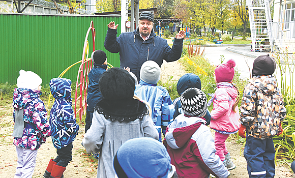 Единственный в Екатеринбурге воспитатель-мужчина работает в детском саду №555