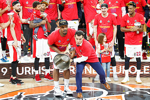 Димитрис Итудис призывает Евролигу чествовать чемпиона, как в НБА