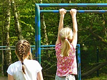 Сколько времени в день ребенок должен уделять физической активности?