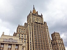 МИД: РФ прорабатывает ответные меры на санкции США