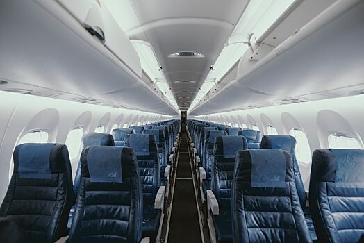 Как получить больше места для ног в самолете: бесплатные лайфхаки