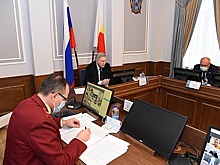 В стационарах &ndash; почти 2000 пациентов: борьбу с COVID-19 обсудили в донском парламенте
