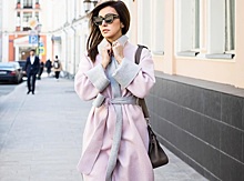 Полупрозрачная блуза с кедами, легкое платье со свитером и нюдовое пальто с брюками: как звезды создают нежные весенние образы — изучаем по Instagram