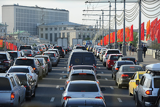 В Москве пробки на дорогах достигли 9 баллов четвертый день подряд