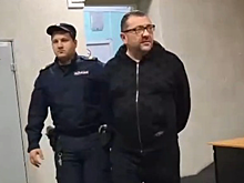 Владельца склада суррогатного алкоголя, убившего людей в Ленобласти, арестовали