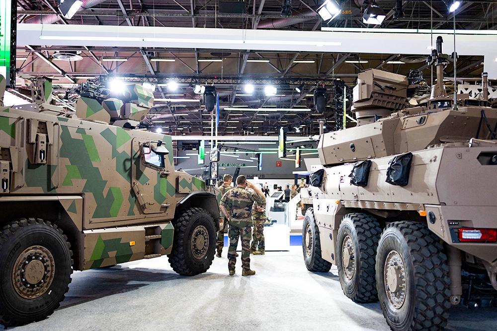 Франция отменила участие израильских производителей оружия в оборонной выставке