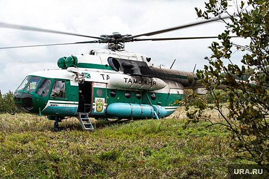Вертолет с вахтовиками вернулся в Новый Уренгой из-за неполадок