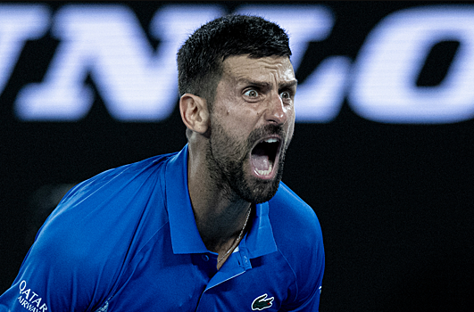 Джокович снялся с полуфинального матча со Зверевым на Australian Open