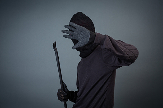 В Тынде осудили гражданина Казахстана, который ограбил в 2020 году магазин