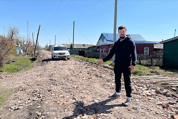 В Омской области участника СВО хотят наказать за ремонт сельской дороги