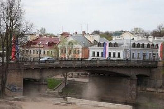 Движение на Троицком мосту в Пскове будет ограничено с 20 по 22 октября