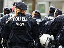 Полиция в ФРГ ранила мужчину, грозившего взорвать гранату в ресторане