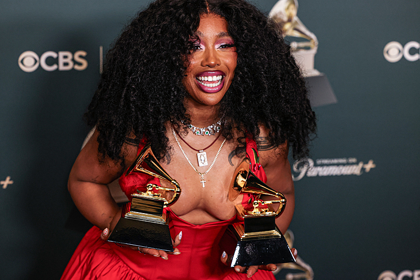 Певица SZA во время церемонии «Грэмми» 