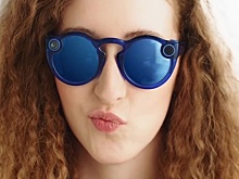 Вести.net: Snapchat представил новые очки со встроенной камерой