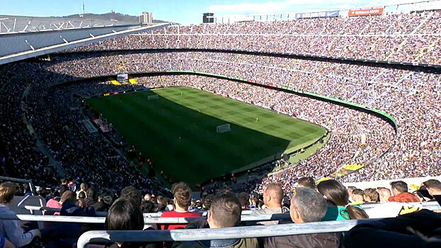 «Камп Ноу» скандировал «Месси, Месси» перед финалом испанской медиалиги. 91 594 зрителя присутствуют на стадионе