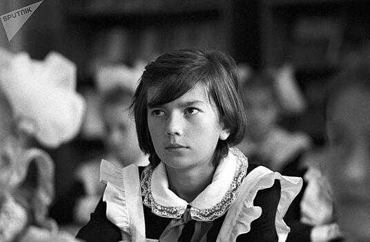 "Стыдно стало при мальчиках": история сумгаитской девочки в ереванской школе