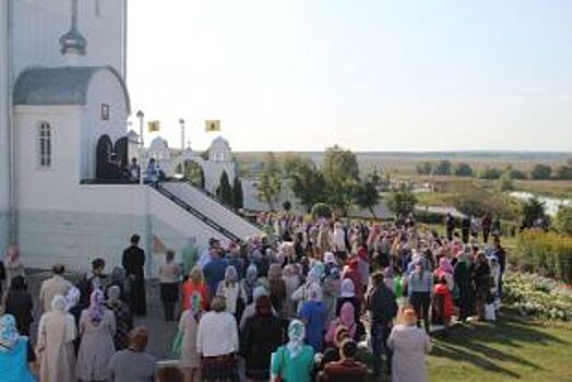 «Учителя в гостях у батюшки». В храмовом комплексе Арского прошёл праздник