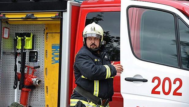 Склад Суворовского училища загорелся в Москве