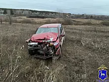 В лобовом столкновении "Рено" и автоцистерны на трассе под Самарой погиб человек