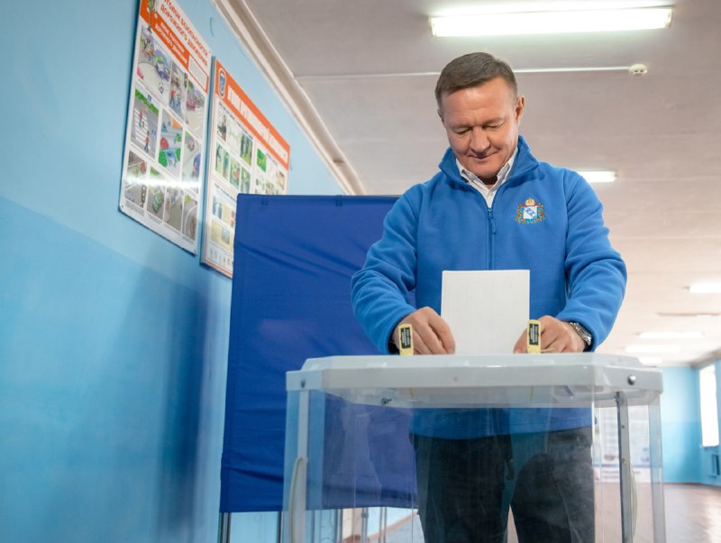Роман Старовойт проголосовал на выборах президента России