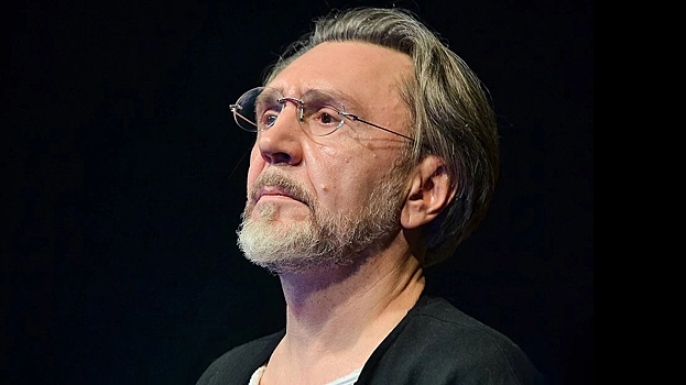 Сергей Шнуров назвал единственный жанр, способный победить машинную музыку