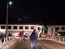 В Сети появилось видео с места столкновения поезда и грузовика в Подмосковье