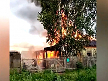 В Кемеровской области полицейские спасли из огня бабушку с внуком. В Сыктывкаре – пятерых погорельцев