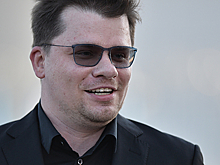 Харламова заметили отдыхающим в Сочи с 28-летней актрисой и Little Big