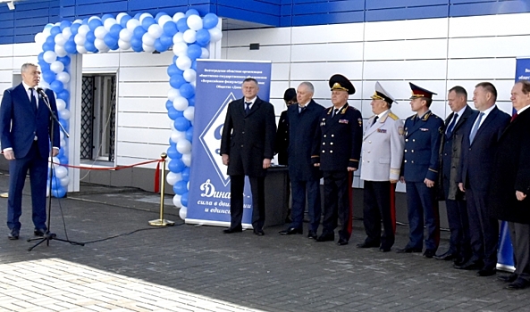 Главы УФСБ и ГУ МВД открыли стрелковый тир в Волгограде