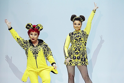 Осудившая спецоперацию мать Наташи Королевой прилетела в Россию