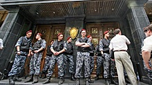 Здание генпрокуратуры ЛНР взяли штурмом