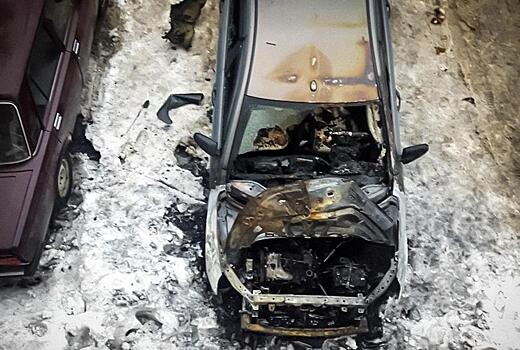 Россиянин отсудил двойную стоимость сгоревшей Lada Vesta