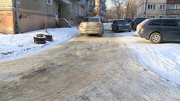 За два года не нашлось времени на ремонт дороги на улице Докучаева