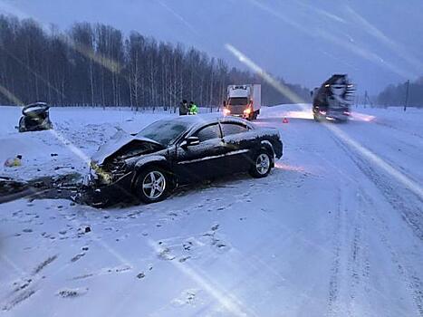 За сутки в крупных ДТП на дорогах Сибири погибли 9 человек