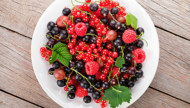 Топ-5 самых полезных летних ягод