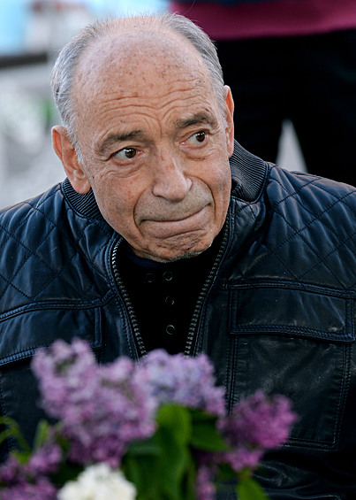 12 декабря от последствий ранее перенесённого инсульта умер Валентин Гафт. Гафта похоронили на Троекуровском кладбище рядом с актерами Сергеем Юрским и Алексеем Булдаковым. 