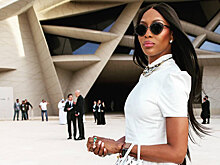 Наоми Кэмпбелл, Саша Лусс и Джонни Депп на открытии музея в Дохе