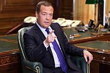 Медведев: Экономика Украины превращается в труху