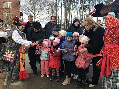 Современные дворовые площадки появились в сельских территориях Асбестовского района