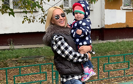 Лера Кудрявцева поделилась милыми фото с видео с дочкой