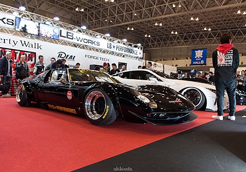 Японские тюнеры превратили классическое купе Lamborghini в шоу-кар