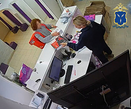 В Саратове 19-летний курьер маркетплейса уличён в хищении товара более чем на 1,5 млн рублей