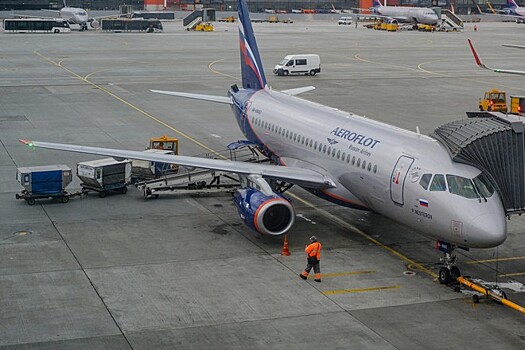 Самолёт Баку — Москва прервал полёт из-за недомогания пассажира