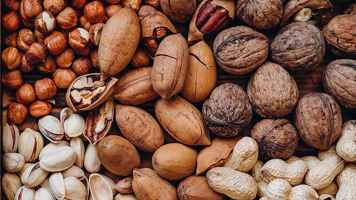 Названы орехи, которые защищают сердце и щитовидную железу