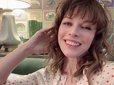 Милла Йовович опубликовала праздничные фото в честь 5-летия дочери