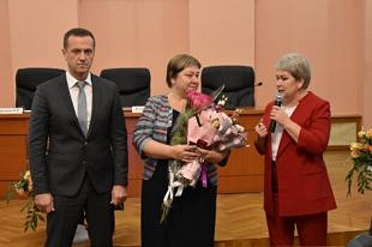 Валентина Снатенкова получила медаль «За заслуги перед Оренбургом»