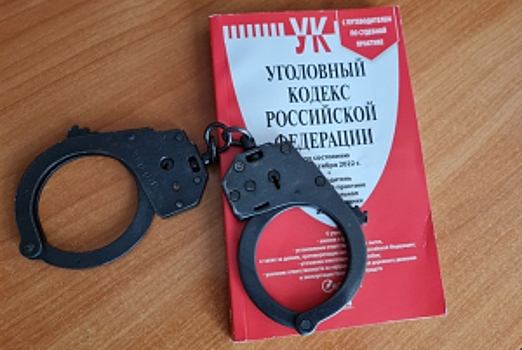 В Краснодаре полицейские «перехватили» сейф с деньгами и ценностями, переданный мошенникам сочинским студентом