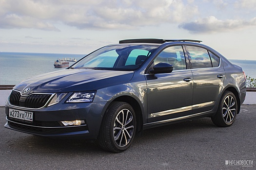 Старьё бьёт новьё: «Камри» против «Октавии»