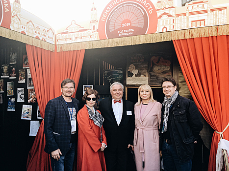 Ольга Голодец и Николай Цискаридзе осмотрели пензенский стенд в Нижнем Новгороде