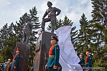 В Екатеринбурге открыли памятник легендарному генералу Востротину